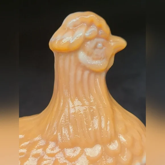 Hen On Nest Slag Glass Glow - Picture 12 of 12